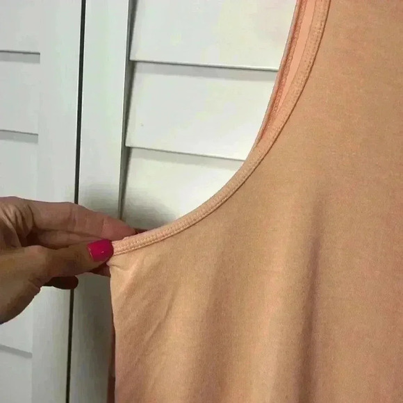 LIVI Crew Neck V-Back Recycled Soft Tank Top Size 18/20 Peach - Picture 3 of 8